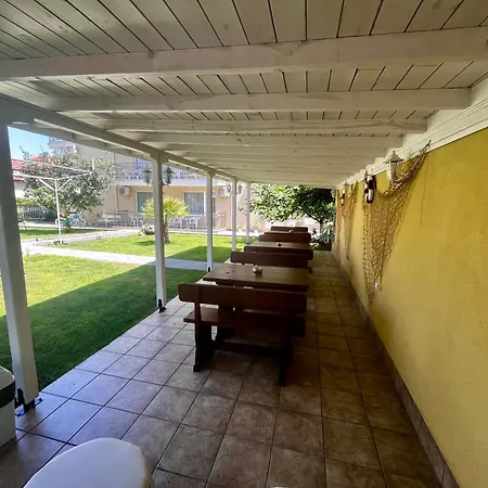 бербатови 2 Гостьовий будинок Равда