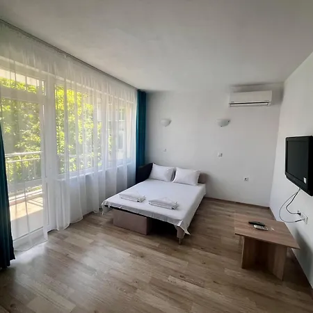 бербатови 2 ゲストハウス ラヴダ