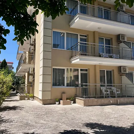 ゲストハウス бербатови 2 3*