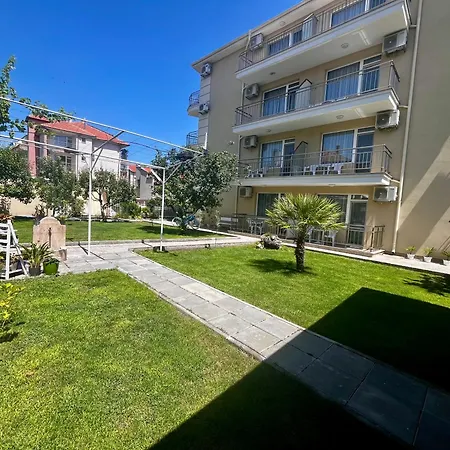 ゲストハウス бербатови 2 ラヴダ