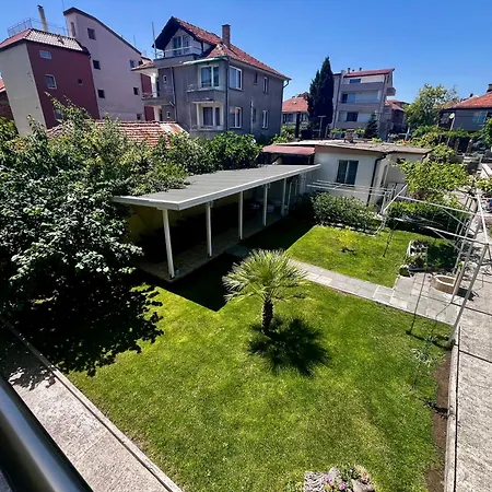 ゲストハウス бербатови 2